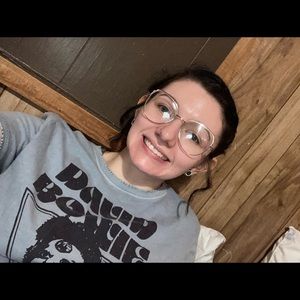 Meet your Posher, Julie